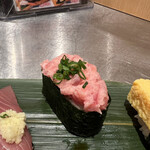 寿司 魚がし日本一 - ねぎトロを先輩より、いただきました。