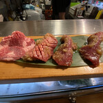 卸問屋直営 立ち食い 一切れ焼肉 松田 - 牛タンべ比べ