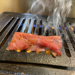 卸問屋直営 立ち食い 一切れ焼肉 松田 - 