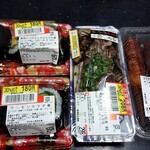 平和堂 - 料理写真:玉家の串かつ(240円＋税の30％引き)、炭火焼かつおたたき刺身(298円＋税の30％引き)、海老かつのタルタルサラダ巻(258円＋税の30％引き)、サーモンサラダ巻(258円＋税の30％引き)