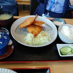 森岡食堂 てっちゃん。 - 本日のお魚定食880円