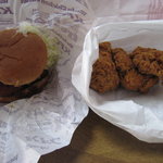 ケンタッキーフライドチキン 金沢工大前店 - レッドホットウイング　カツサンド