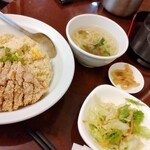 台湾食堂 - パイクー炒飯　全景