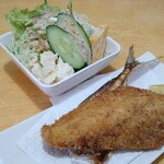 ふくえもん - 定食にはサラダも付きます。