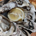 魚とワインはなたれThe Fishand Oysters - 