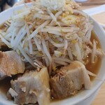 らーめん 飛家 - 二郎系ラーメン(麺野菜大盛無料)¥1000