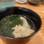 淳ちゃん寿司 - お椀。プルンプルンの鯛の皮を使っていて、いいダシが出ていた。