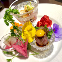 鉄板 松阪屋 - 前菜　ローストビーフ、カマンベールチーズ、カルパッチョ