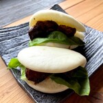 Keishoku Zakka Wakafe Nanshuu - 手作り角煮を挟んだ柔らかいお肉の角煮まん