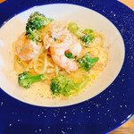 MAISON INCO - 海老、ブロッコリーのツナクリームパスタ