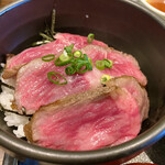 悠流里 - ハーフサイズ　村上牛炙り丼