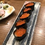 天びん棒 - いくらにぎり（２貫/400円～）