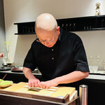 きう - ◎巻物を巻いていく。