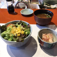 魚竹 - サラダ、冷奴、味噌汁