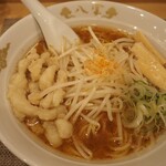 麺匠 八雲 - もつラーメン（醤油） + 辛味噌（アップ）