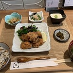 座 - 鶏肉ハーブ揚げ