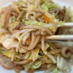 三ちゃん - 焼きそば麺はうどんのよう（食べやすいです）