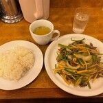 南海飯店 - 牛肉とピーマン＋ライス