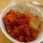 韓国厨房 - お通しのキムチ