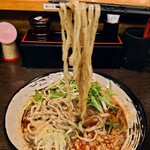 麺処 担熊 - 日本そばに似た風合いの縮れ麺✨