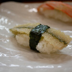 Tsukiji Hamashigezushi - 子持ち昆布
                      響き渡る食感、海苔の香り、溢れるミネラル感。