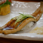浜茂鮨 - 穴子
大胆な大きさは食感を楽しめる一本！甘めのツメと穴子の香りを乗せて。