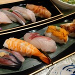 旬魚・鮨の店 あら浜 - 綺麗なお寿司に惚れ惚れします♪