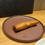 中国料理 jiu - 春巻き(2本)450円