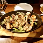 レストランユニック - ピレネーの乳飲み子羊の背肉のロティ7,150円