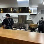 中国料理 jiu - オープンキッチンです