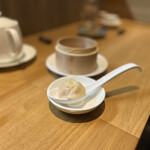 中国料理 jiu - 紫波ポーク小籠包(2個)450円