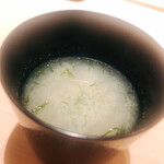 すが弥 - 鮨屋のお味噌汁はウンマイ
