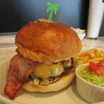 Island Burgers - 「ベーコンエッグチーズバーガーセット」（1,530円）