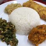 インドカレー GHORER SHAD バングラデシュの家庭料理 - どのおかずも風味が良いのです