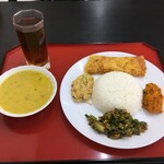 インドカレー GHORER SHAD バングラデシュの家庭料理 - スペシャルセット(ドリンクはホットウーロン茶)