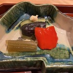 馳走 啐啄一十  - 【写真⑲】漬け物(茄子、蕗、赤パプリカ)