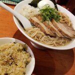 麺屋 六感堂 - 肉煮干（醤油）＋しらすと高菜の炊込みご飯（ハーフ）