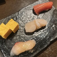 秀徳 2号店 - シマアジ•ホタテ•マグロの中トロ•玉子