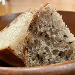 f - 自家製パン