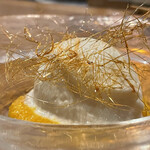 f - 沼山大根のジェラートの黒蜜柑ソース