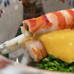 Nukumi - 先付け：蒸し車海老の黄身酢掛け、白魚、ウド、菜の花　