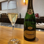 f - スプマンテフェッラーリで乾杯！