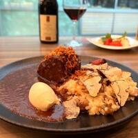 ダルマット 六本木ヒルズ店 - 山形牛ホホ肉とすりたてトリュフのリッチな赤ワインカレー～4種キノコのリゾットと共に～