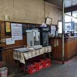 Hayashiya Shiyokudou - これぞ、レトロな感じの店内…