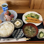 食事処　見晴 - 見晴定食（刺身・海老フライ）…安定の旨さ