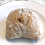 モンペリエ - 料理写真:石窯リュスティック（イチジク&クルミ）