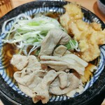 牛もつ煮込みと極太肉そば 権三 - 