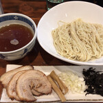 麺&カフェ コイコイ - 料理写真:煮干し醤油つけ麺¥850