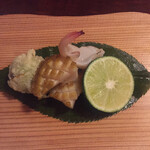 171697822 - 北寄貝とトコブシの炙り、蕗の薹の天ぷら