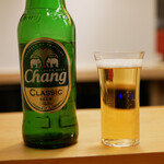 美会 - 八角や山椒で下味された唐揚げ、病みつきになる逸品には思わずタイビールで合わせます！